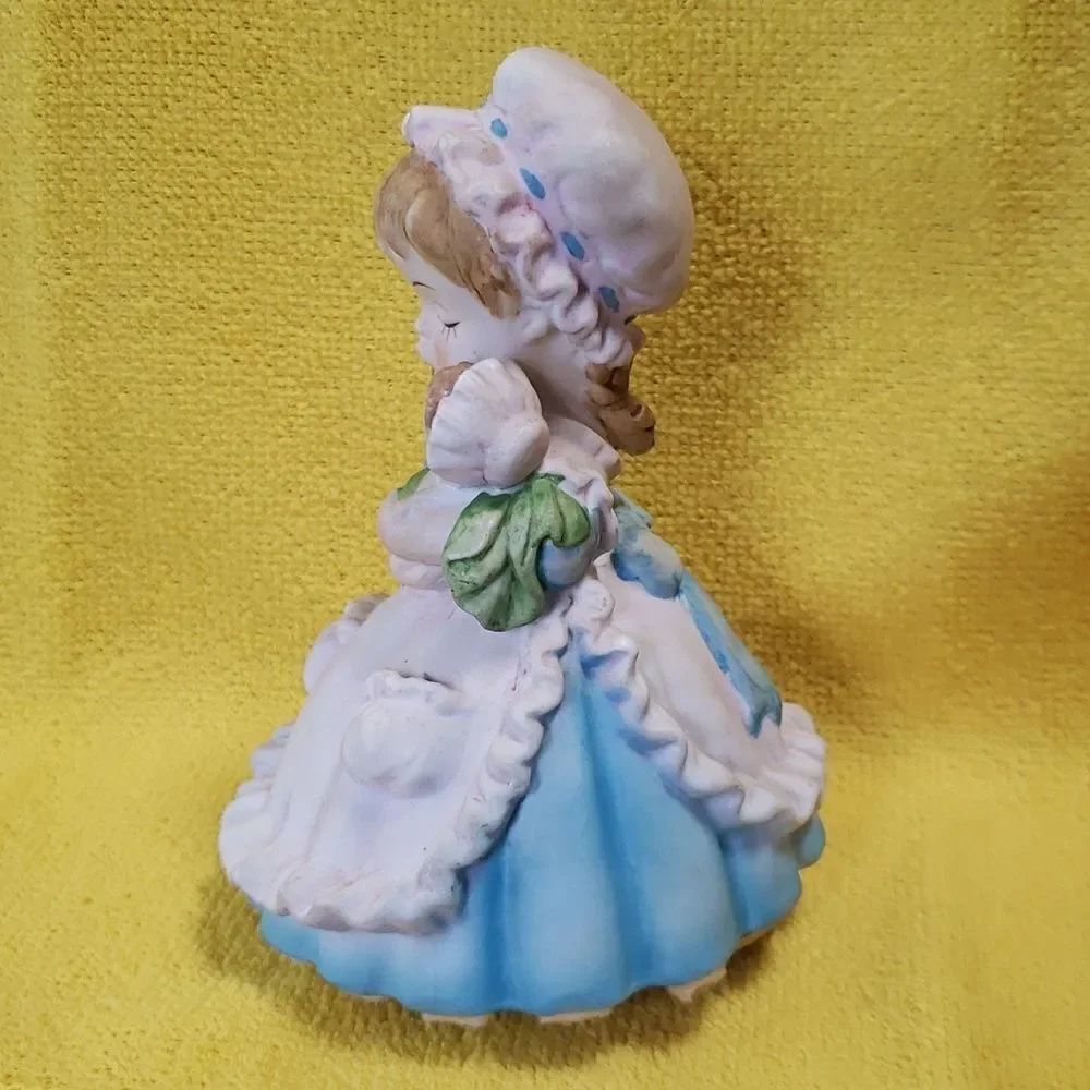 Vintage Porcelain Nursemaid and Baby Revolving Musical Figurine "Brahms Lullaby" - Picture 5 of 7